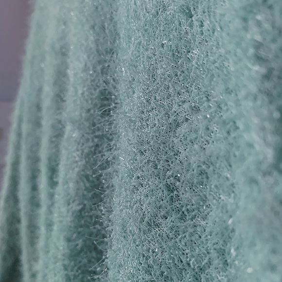 Mint cropped Sweater - Picture 2 of 6